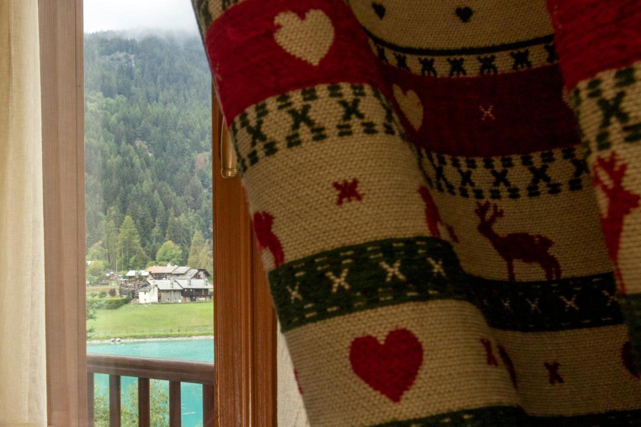 Laghetto Alpine Hotel & Restaurant Brusson Eksteriør bilde
