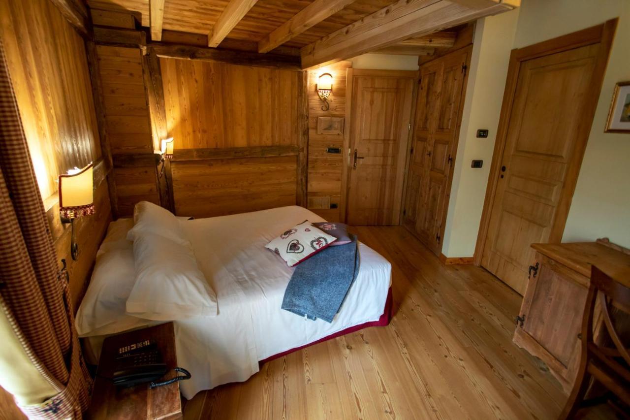 Laghetto Alpine Hotel & Restaurant Brusson Eksteriør bilde