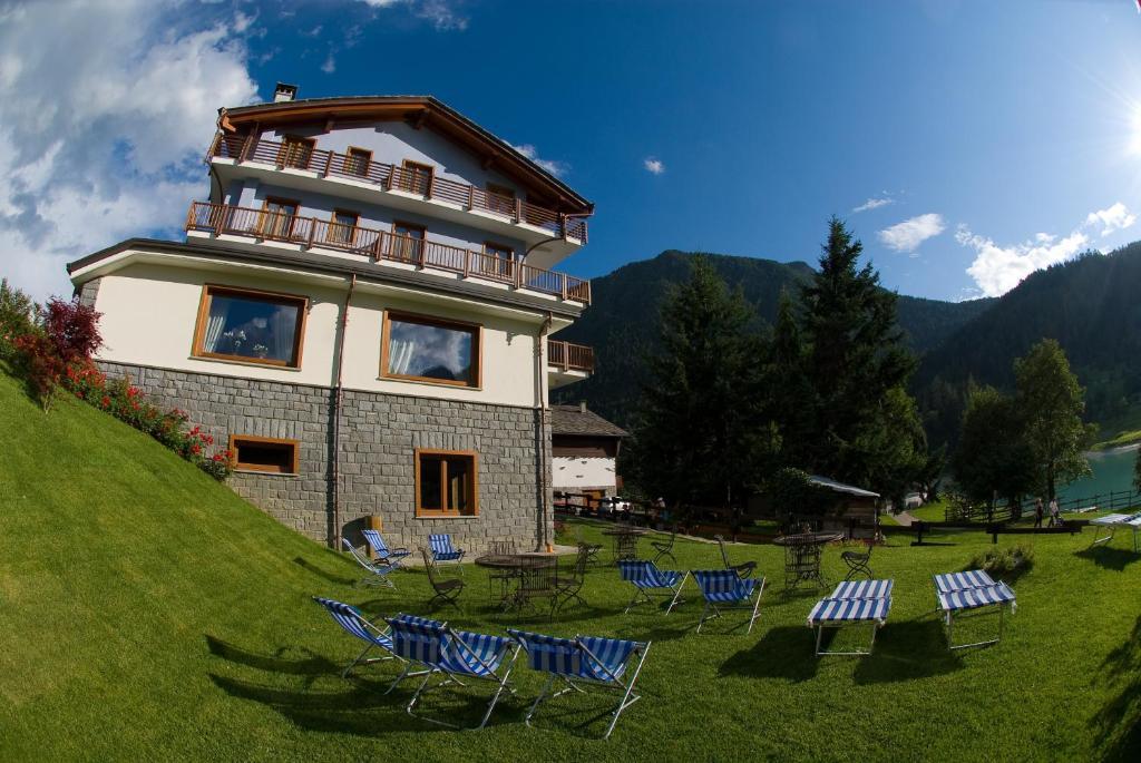 Laghetto Alpine Hotel & Restaurant Brusson Eksteriør bilde